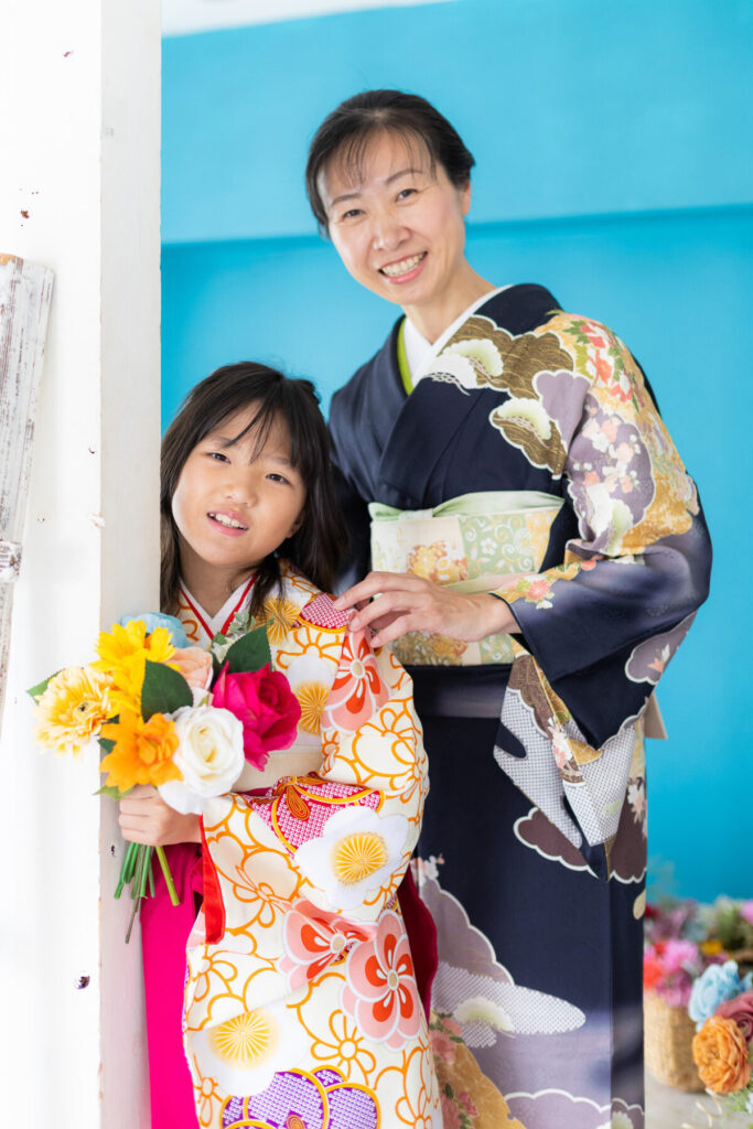 訪問着を着た女性と娘さん